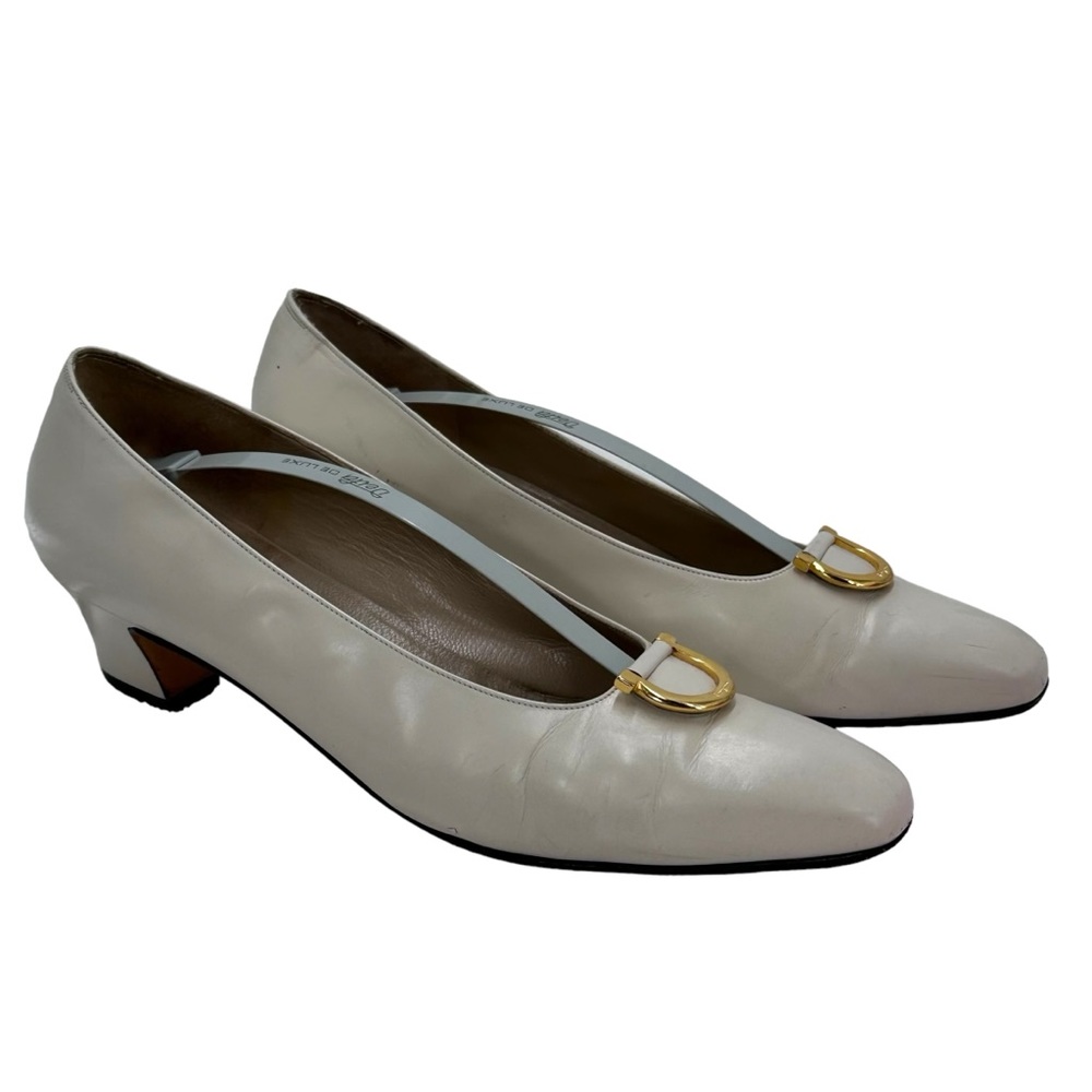 Vintage Salvatore Ferragamo Size 9.5 AA (Narrow) Cream Pumps Gold Accent Heels